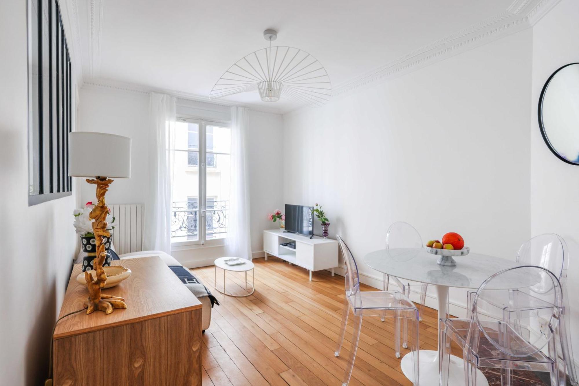 Charming Apt Ideally Located Near Montmartre